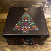Коробка картонная подарочная "Новогодняя ботаника" 16х16х9 см